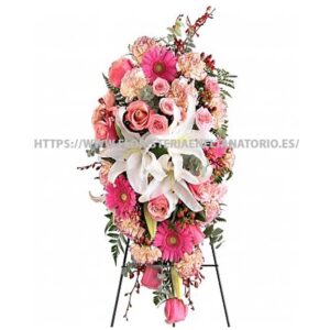 Palma con Lilium, Rosas, Gerberas y Claveles