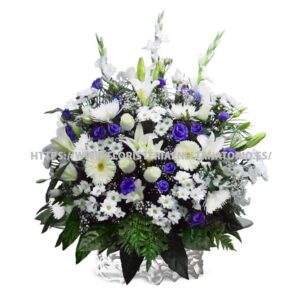 Centro con Lilium, Rosas, Lisianthus, Margaritas y Gladiolos
