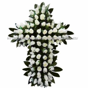 Cruz especial con Rosas blancas